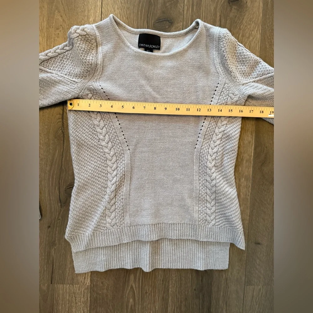 Cynthia Rowley Gray Cable Knit Wool Blend Sweater Size Small Cozy Chic